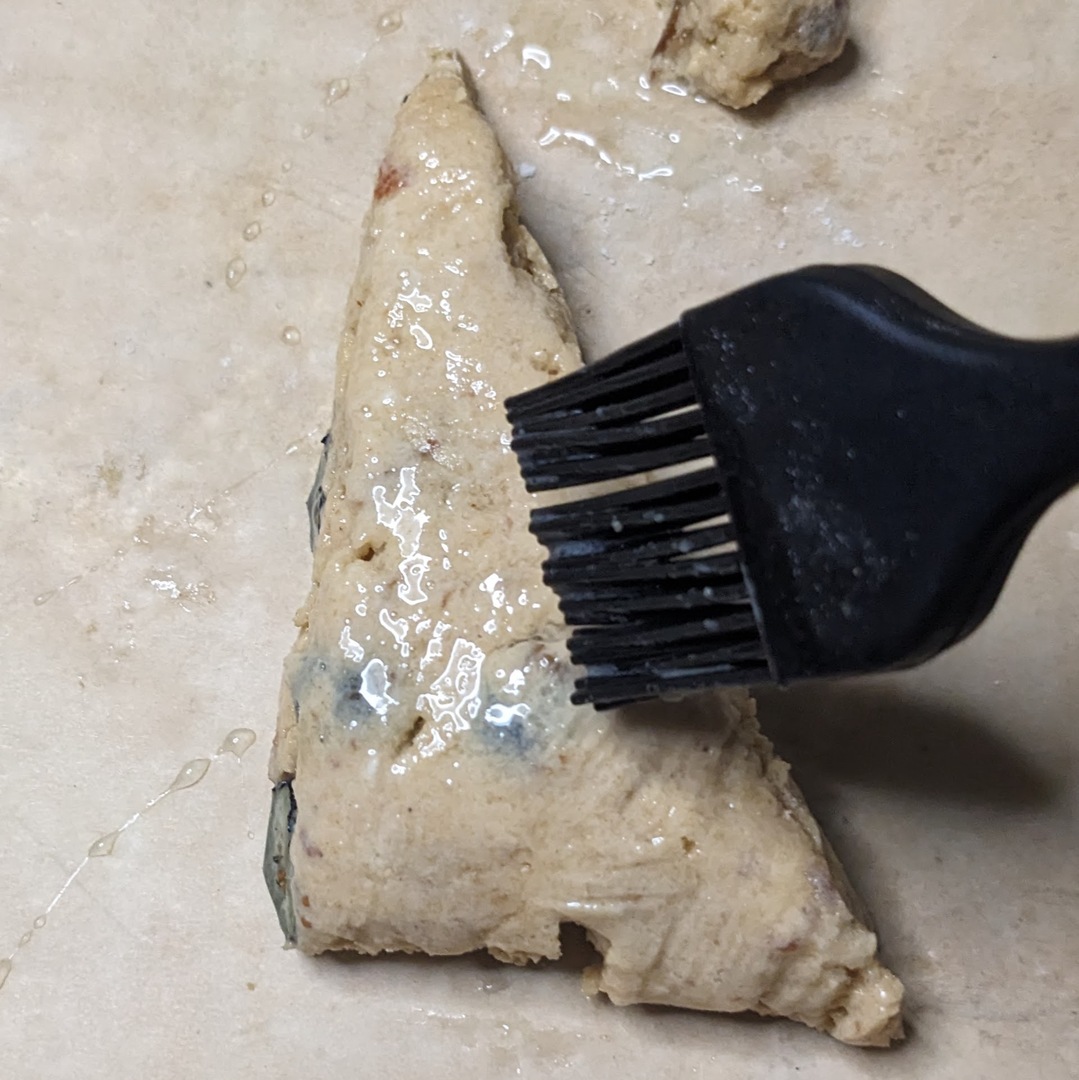 Brush scones with egg whites